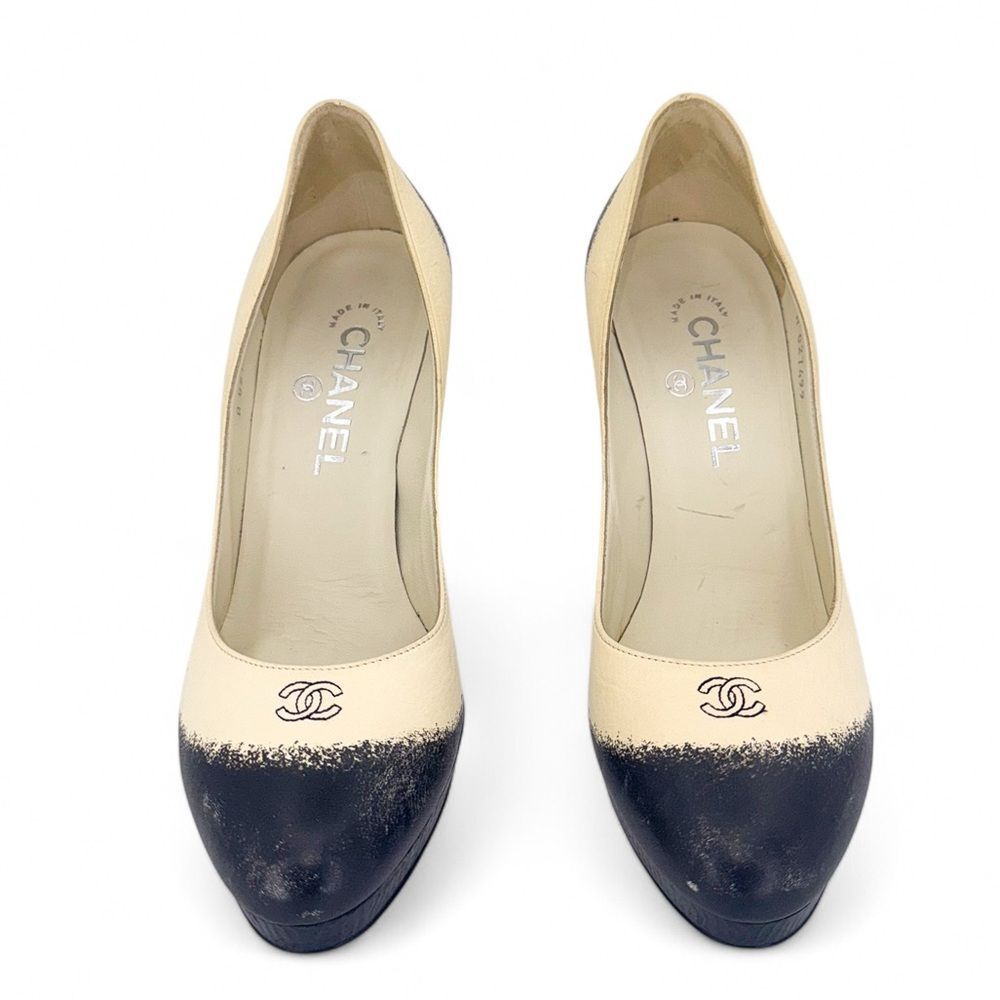 Authentic CHANEL Black & Beige Two Tone Ombre CC Logo Block Heel Pumps S… - Picture 3 of 11